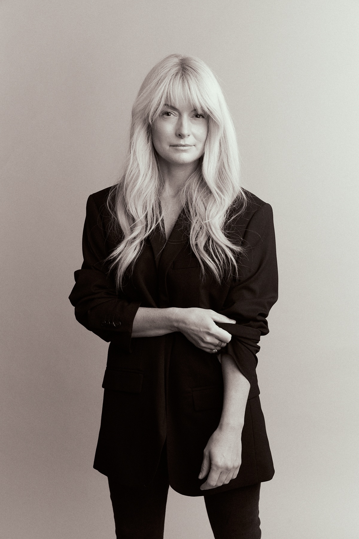     Editorial studio portrait of Linnea Leth in black